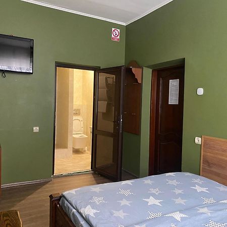 Mini-Hotel Neptun Rivne Exterior photo