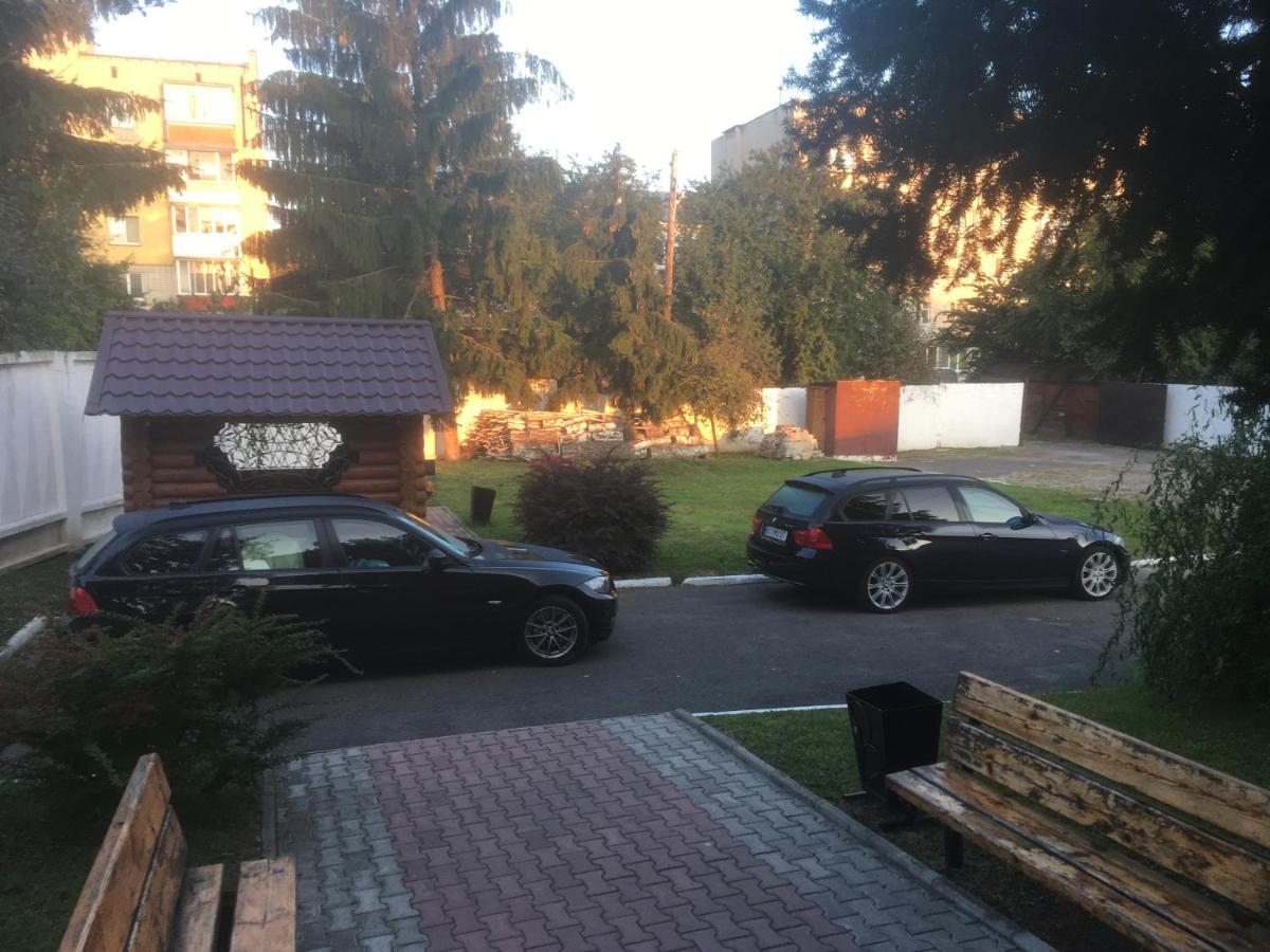 Mini-Hotel Neptun Rivne Exterior photo