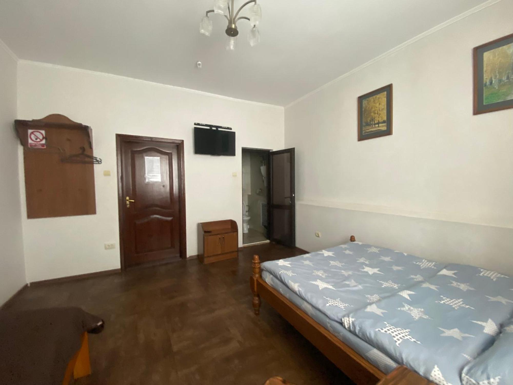 Mini-Hotel Neptun Rivne Exterior photo