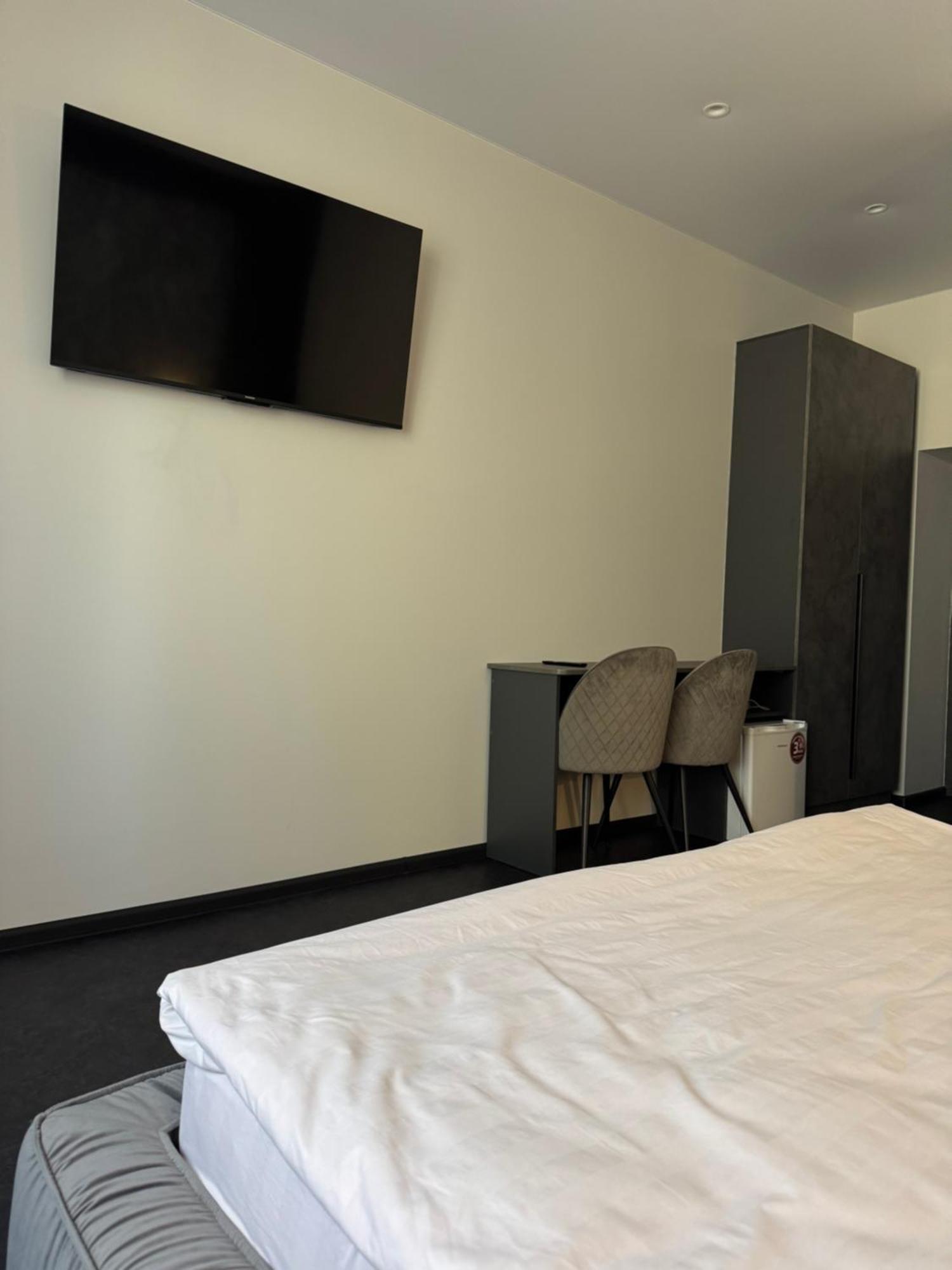 Mini-Hotel Neptun Rivne Exterior photo
