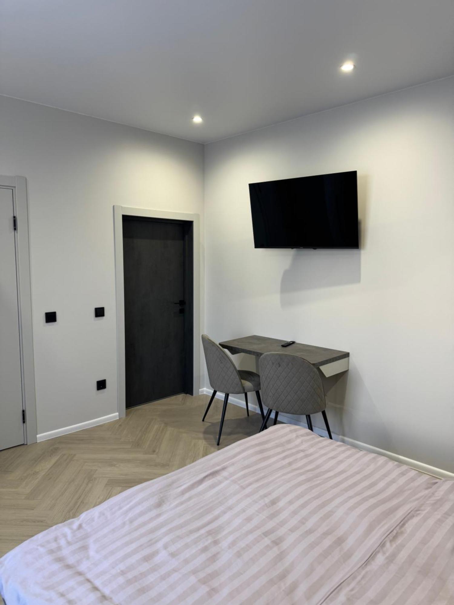 Mini-Hotel Neptun Rivne Exterior photo